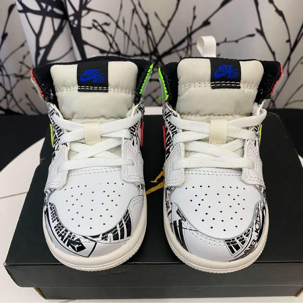 Nike Air Jordan 1 Mid White and Green Graffiti Sneakers kids size 6c - Picture 10 of 14